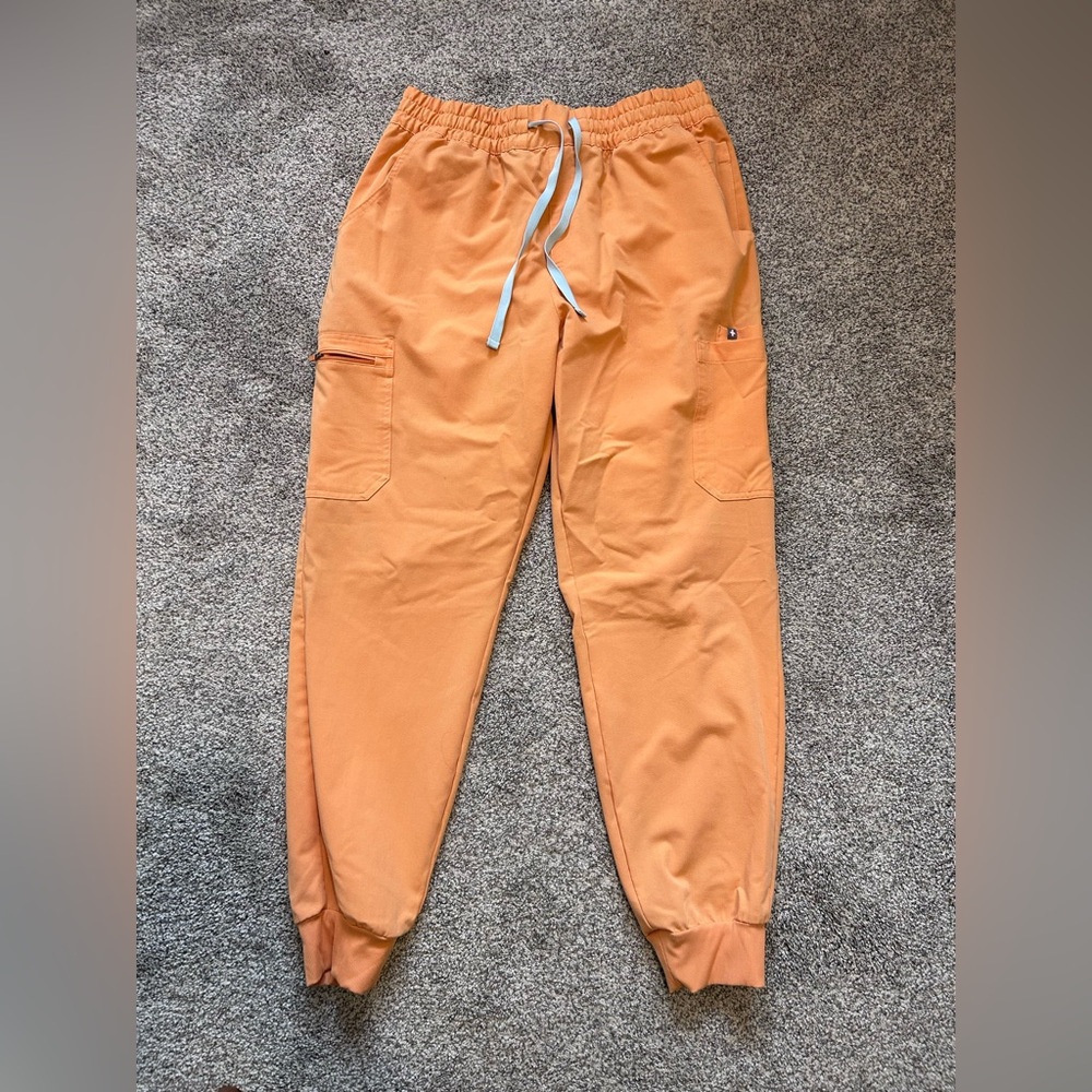 FIGS Women's High Waisted Uman Relaxed Jogger Scrub Pant-Size XL/T-Shaka Orange